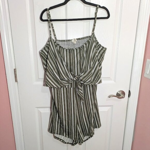 Derek Heart green and white striped romper 3x - Picture 1 of 3